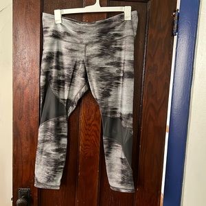 Gray Under Armour crop leggings.